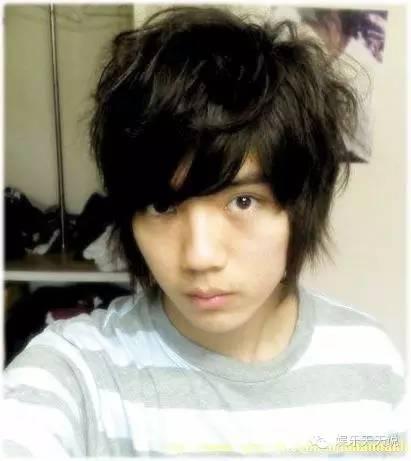 当红小鲜肉竟也有一段“洗剪吹”过去？被最后一张笑喷！