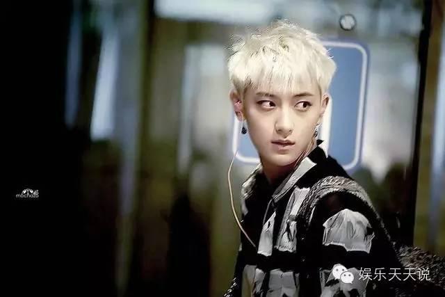 当红小鲜肉竟也有一段“洗剪吹”过去？被最后一张笑喷！