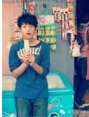 当红小鲜肉竟也有一段“洗剪吹”过去？被最后一张笑喷！