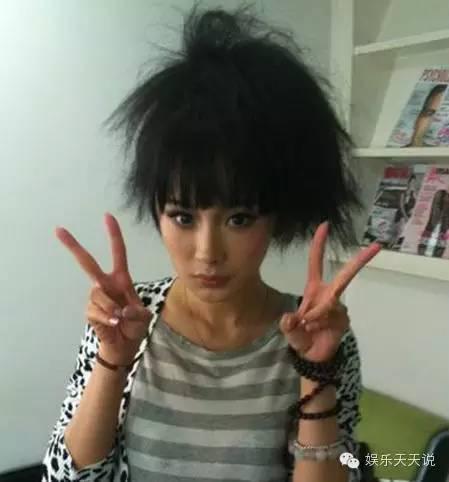 当红小鲜肉竟也有一段“洗剪吹”过去？被最后一张笑喷！