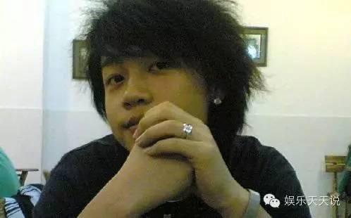 当红小鲜肉竟也有一段“洗剪吹”过去？被最后一张笑喷！