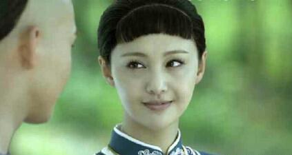 是空气造型还是头发稀疏?郑爽新剧齐刘海成功