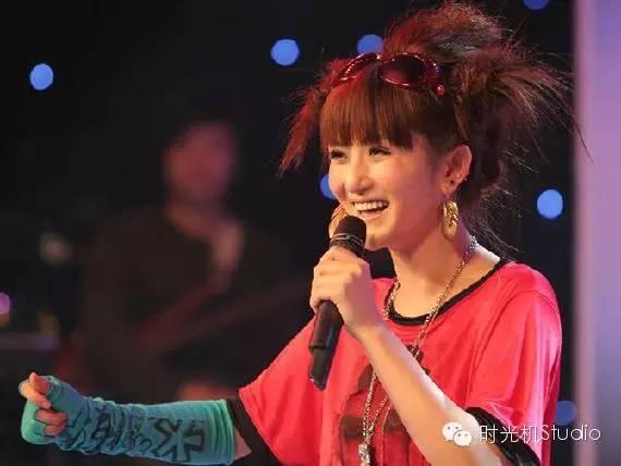 谢娜终于可以松一口气：一个主持功力比她更差的女人出现了