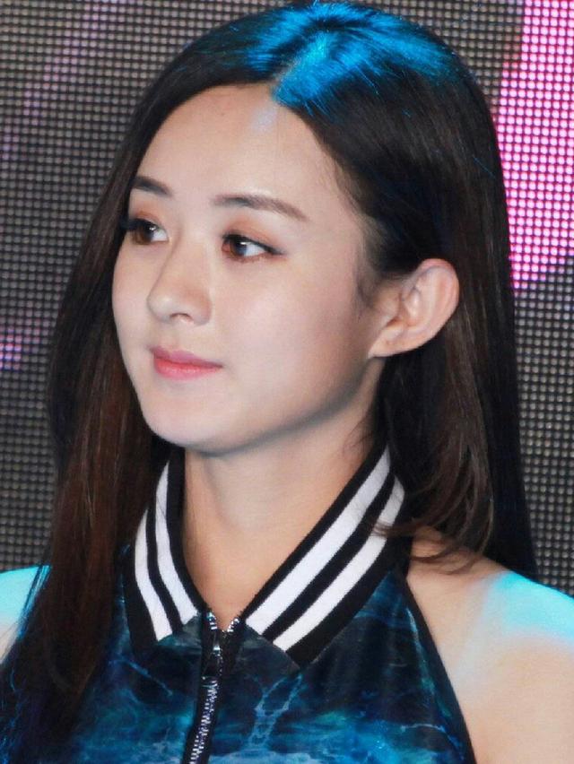 好多人都说这俩美女长得很像 连韩国人都这么