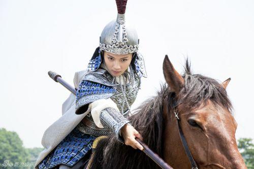 女总攻性感变身 刘涛范冰冰周迅分分钟掰弯众