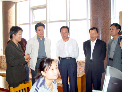 李群书记到河东区现场办公