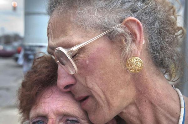 花花公子女模沦落街头乞讨凄惨 昔日美貌广告