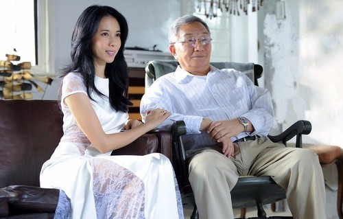 [视频]马大哈取钱落下卡 热心市民辗转寻失主