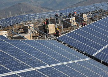 郭书瑶秀倒立一字马 网友:上围要跑出来了