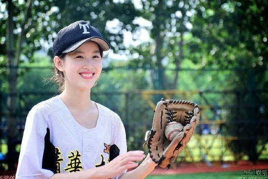 [视频]白百合维权胜诉 章泽天维权在行动