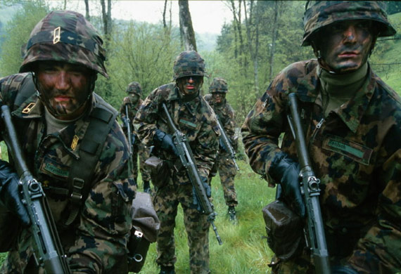 [视频]瑞士军人曝光片场照 哈利波特求转型