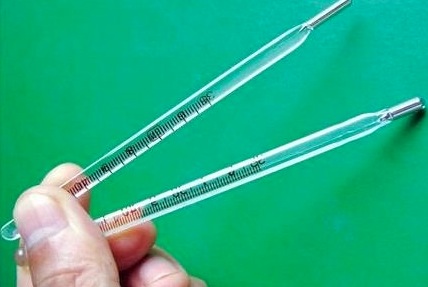 [视频]家里体温计落地碎了 如何处理水银?