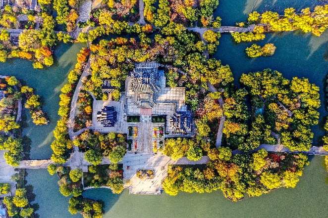 航拍：初冬大明湖姿容尽显