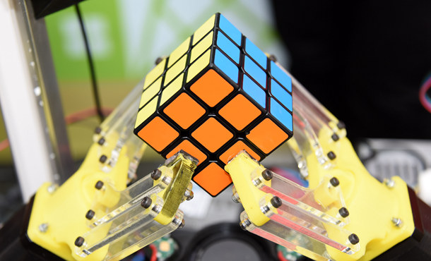 山东青岛：高校竞技 创新未来