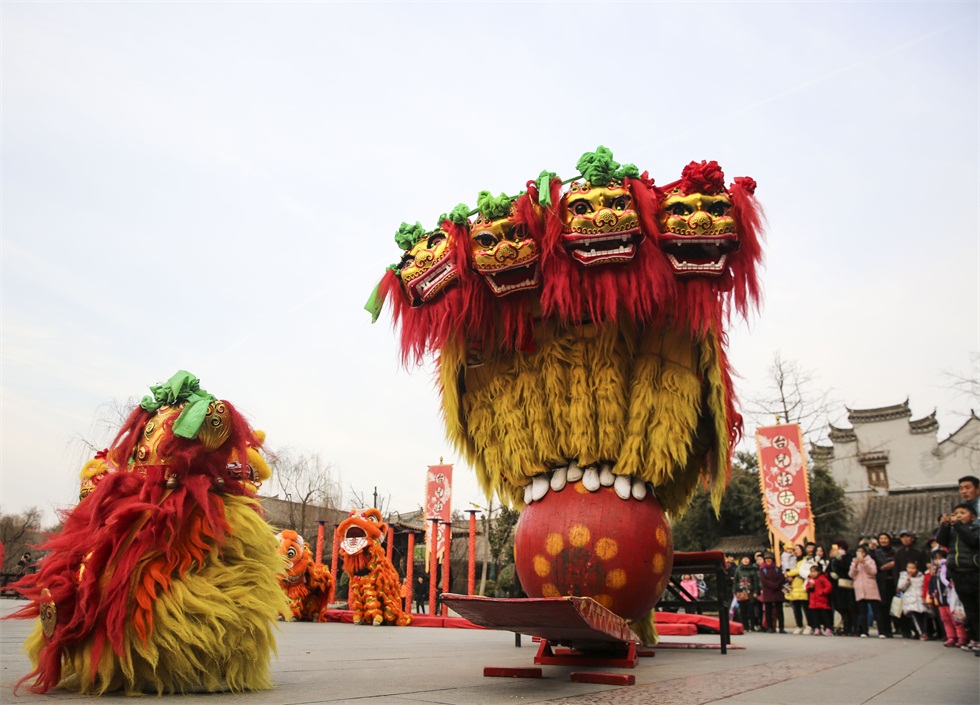 逛台儿庄古城大庙会过最地道中国年