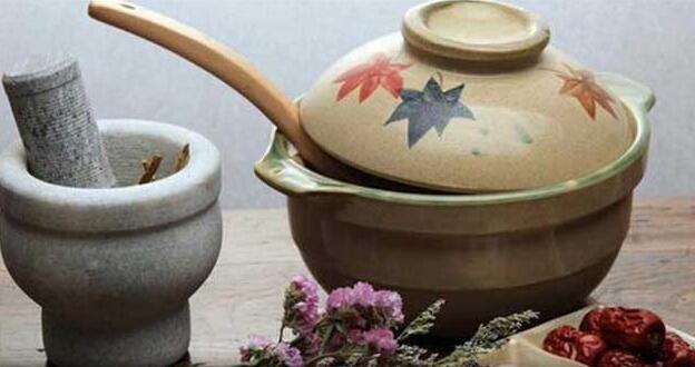 铜锅、铁锅、砂锅、陶瓷锅 煎中药该选哪种锅？