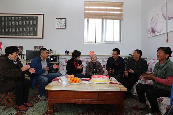 淄博福彩助老公益行 为6户困难家庭送去生活物资