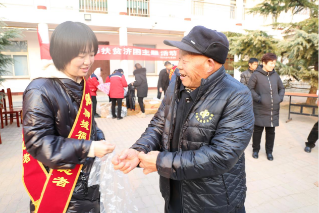 聊城福彩为敬老院老人送去80件暖心羽绒服