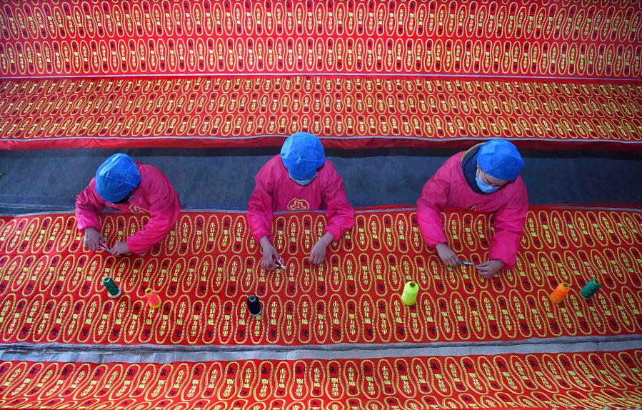 山东沂源：工艺鞋垫助增收